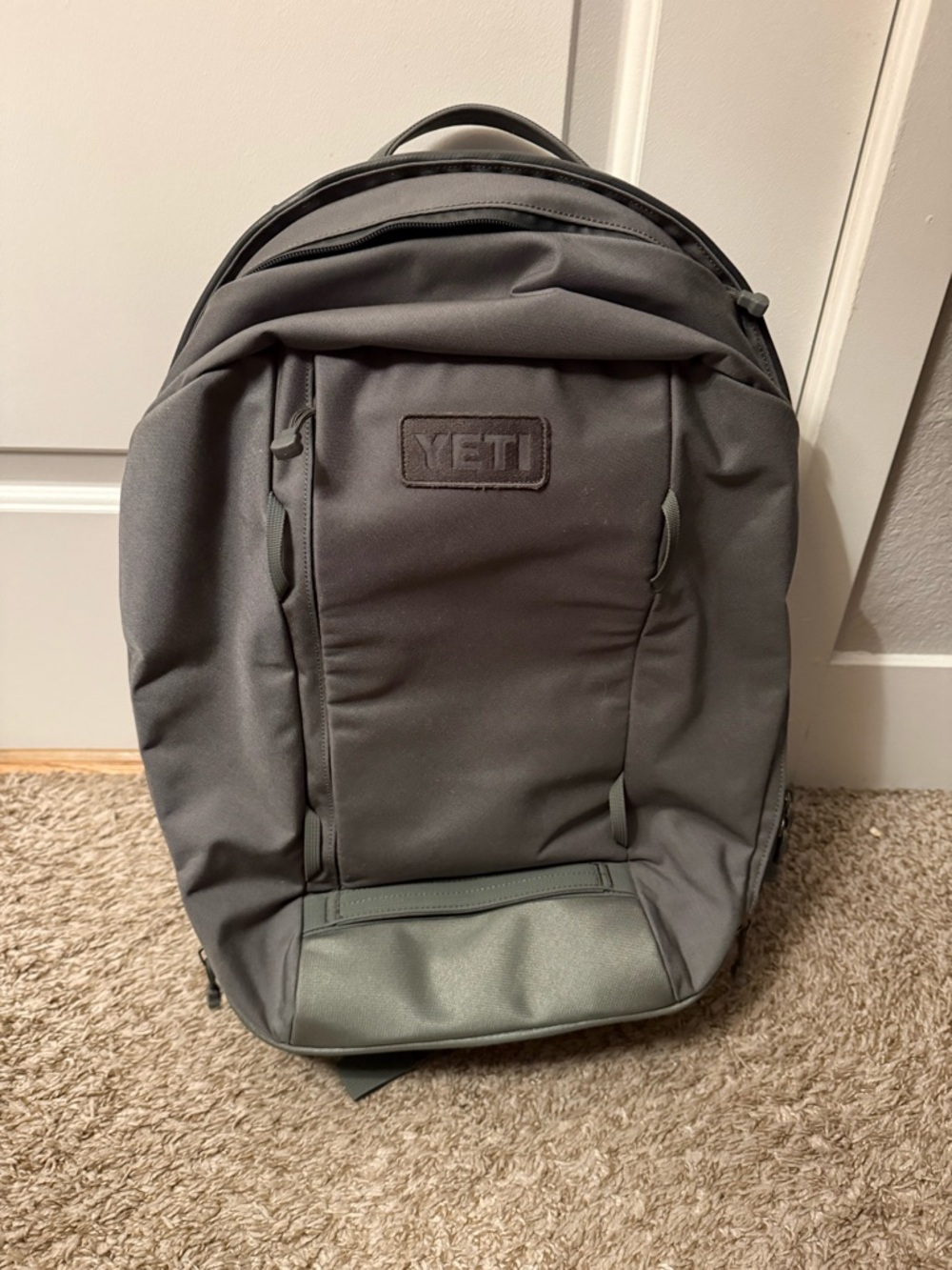 YETI 27L Crossroads Camp Green